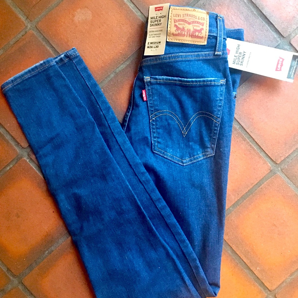 Levi’s Super Skinny Jeans - Picture 2 of 3